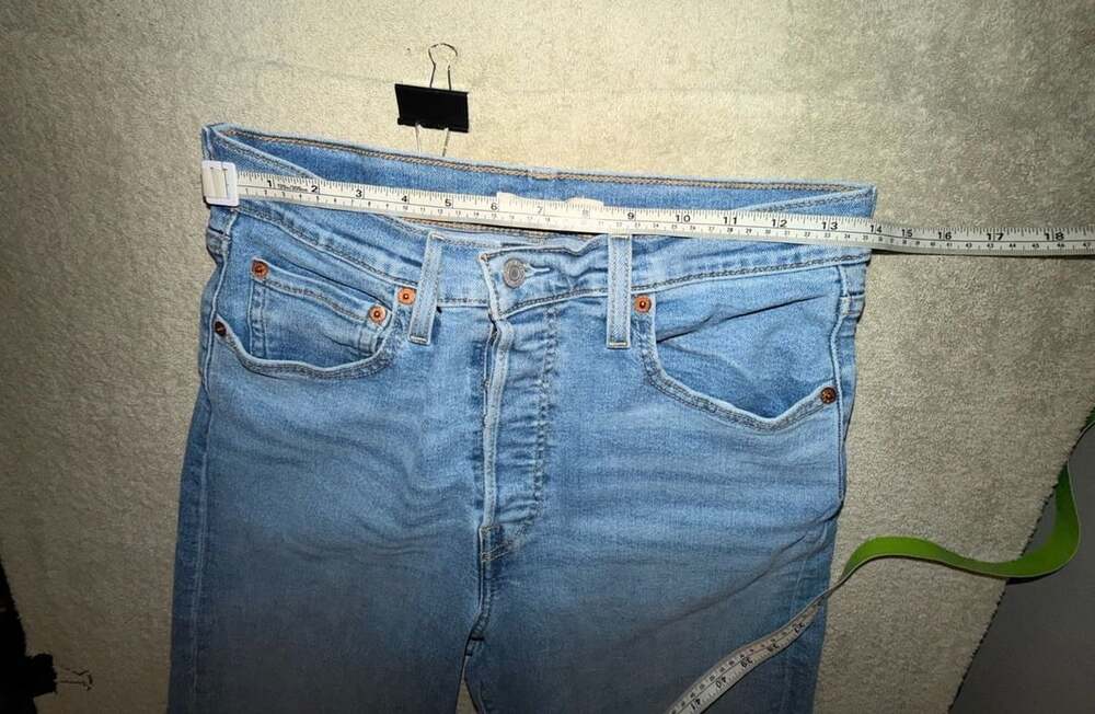Levi's Ribcage Straight Ankle Jeans Size 31 Medium Wash Denim - Picture 4 of 12